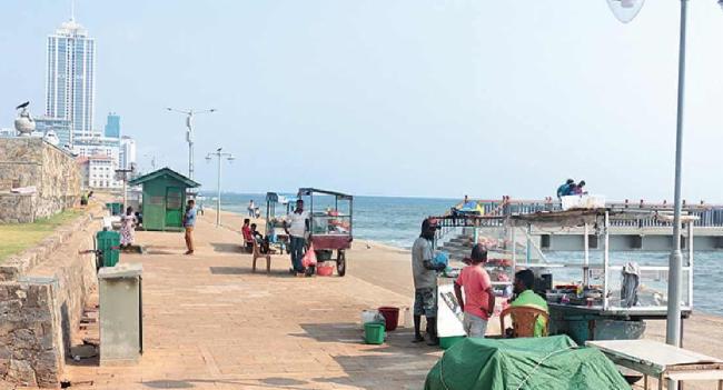 ගාලුමුවදොර ආහාර වෙළෙඳුන් නියාමනයට පියවර..